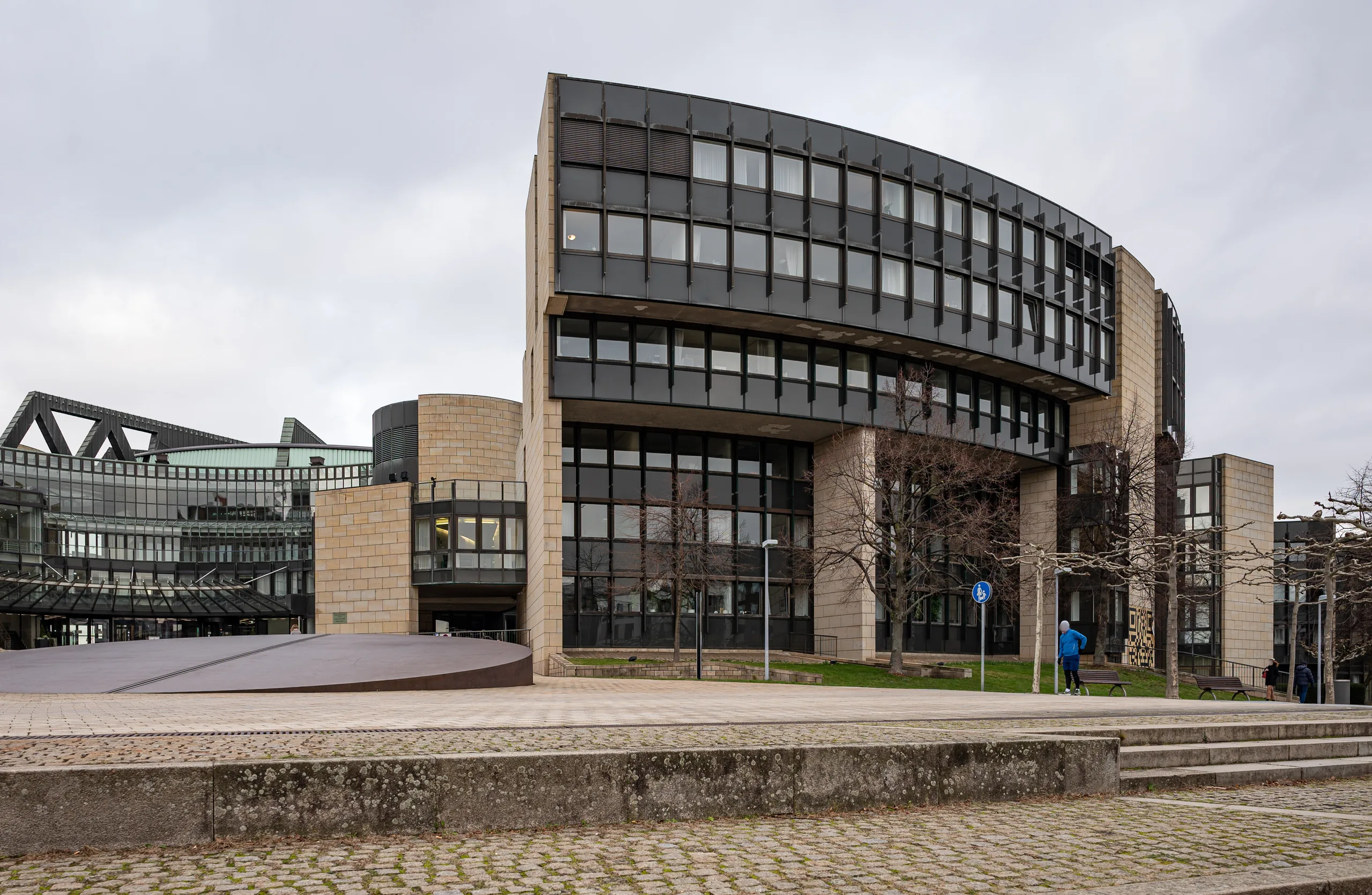 Landtag Nordrhein-Westfalen am Rheinufer in Düsseldorf