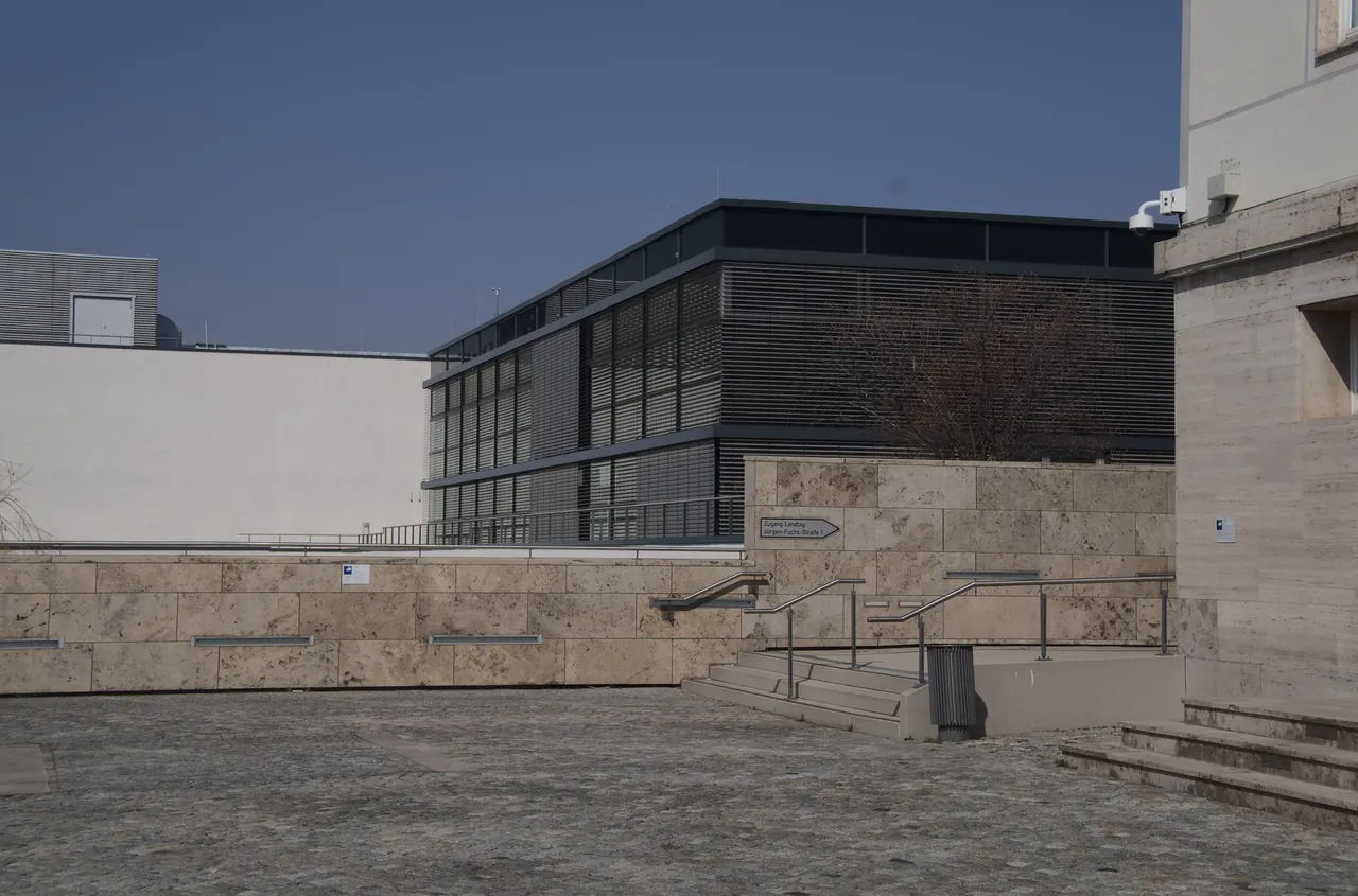 Plenargebäude des Thüringer Landtags in Erfurt