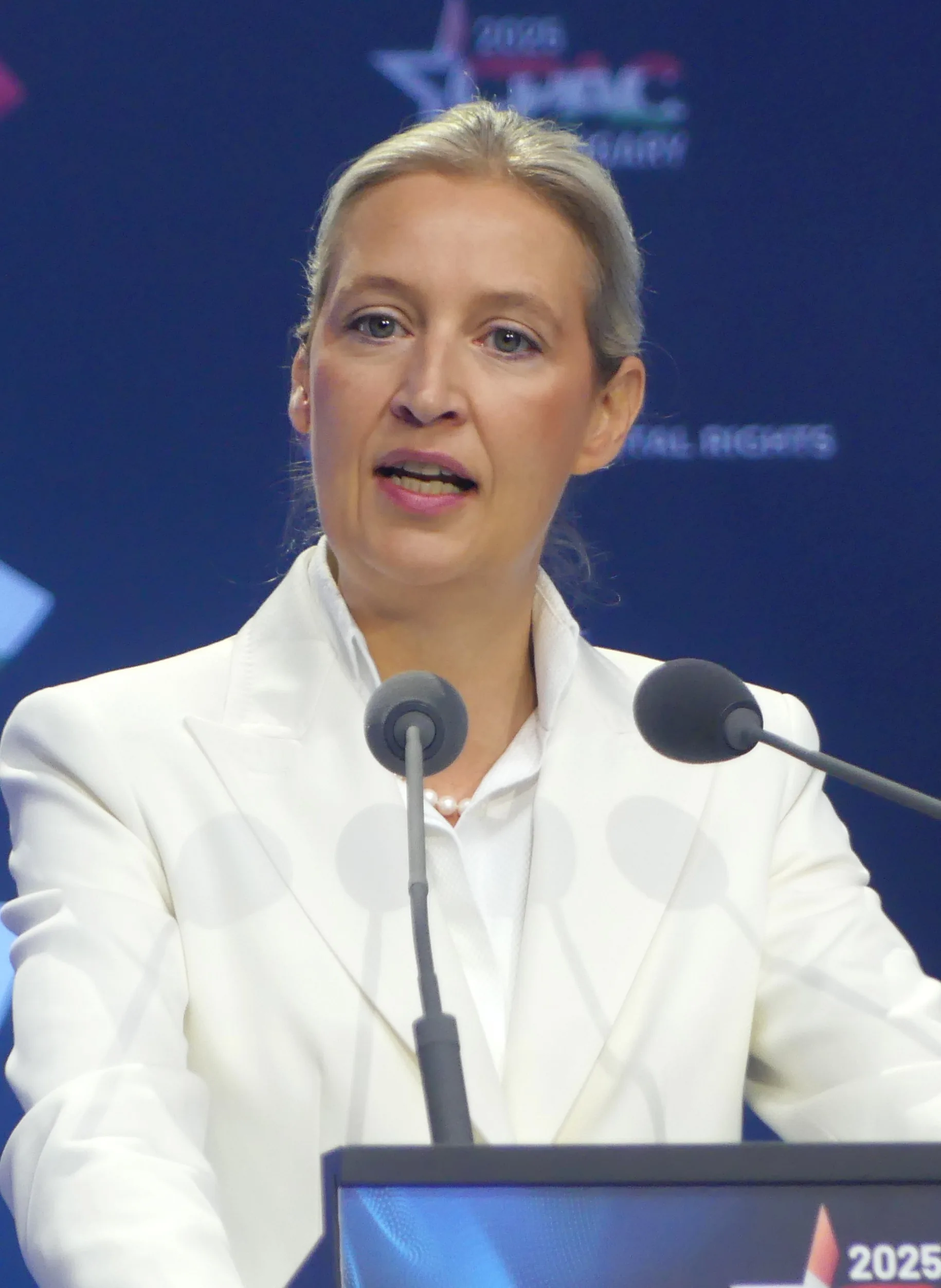 Alice Weidel bei einer Rede in Budapest 2025