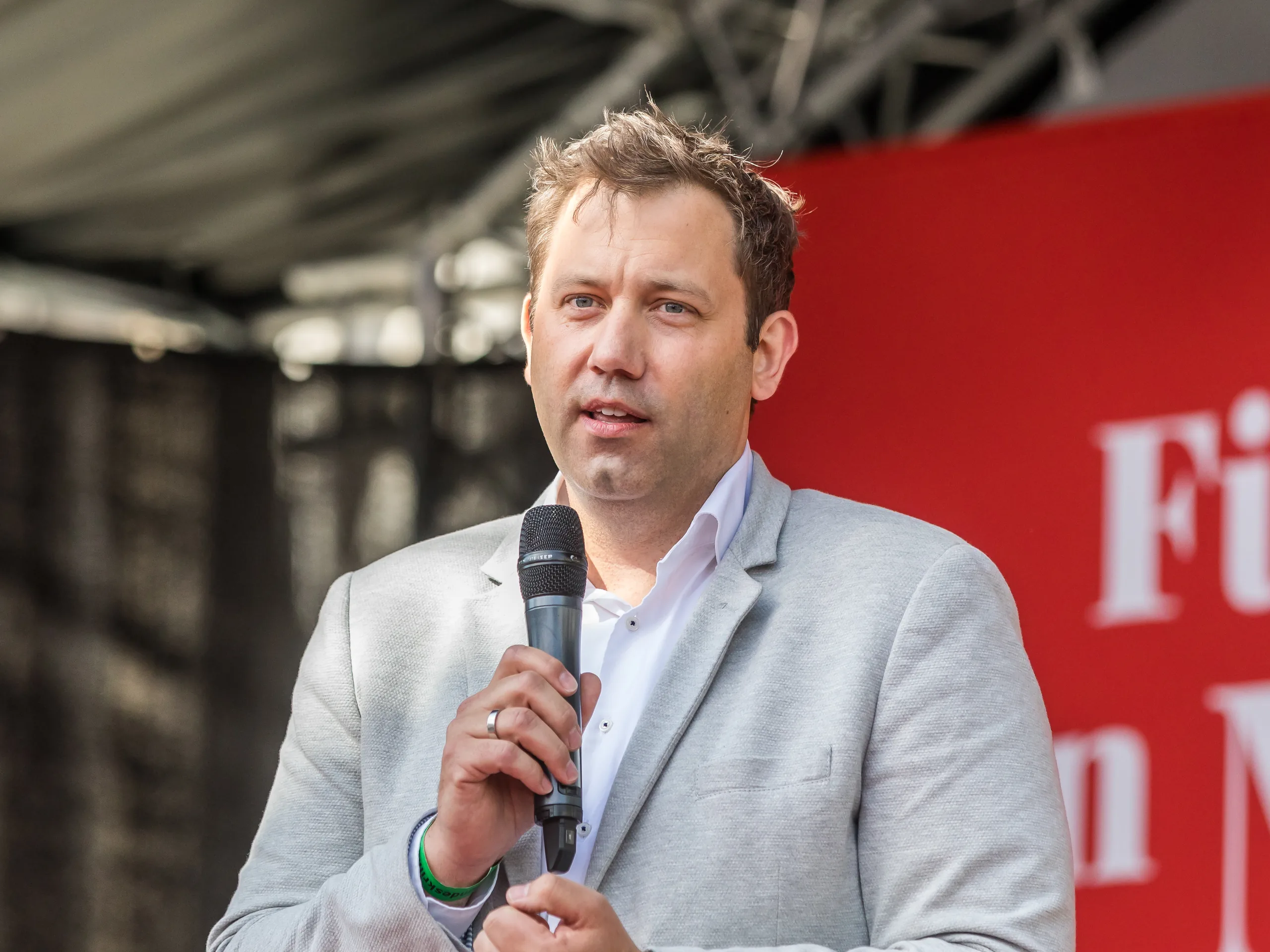 Lars Klingbeil bei einer Wahlkampfveranstaltung in Köln 2022